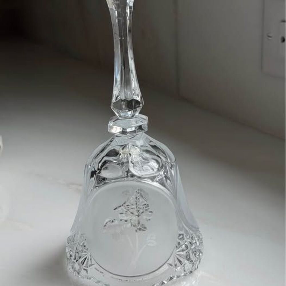 Vintage 24% Lead rose Crystal Hand Dinner Bell Etched Rose Design Frosted